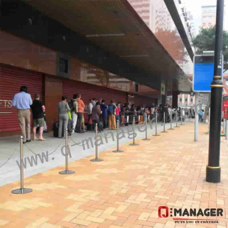 Q-Manager Embracing crowd effectively at Surajkund Mela